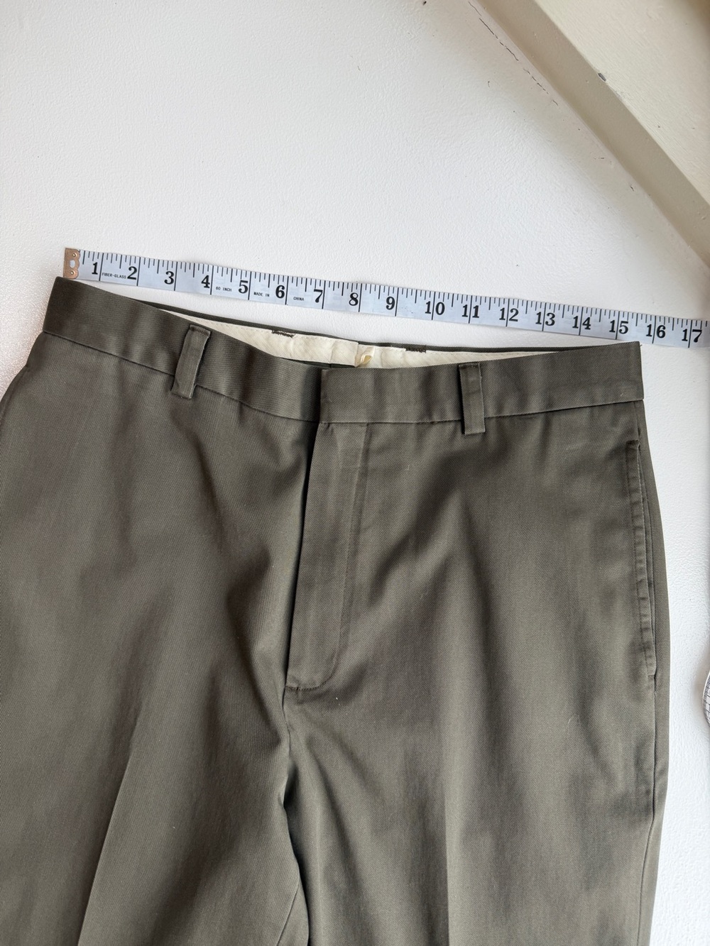 L.L. Bean Men's Andrew Classic Fit Front Crease, Cuffed Leg Chinos 32 - Picture 4 of 13